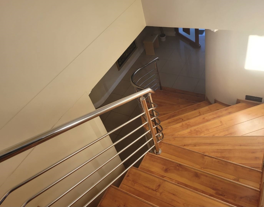 5 Bedroom Property for Sale in Goodwood Park Western Cape